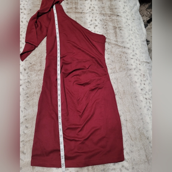 NWOT Knotted Sexy, Sleevless V Neck Dress. Burgundy Size Small. - Picture 12 of 15
